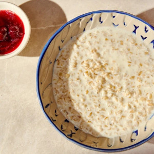 Овсяная каша, вишня