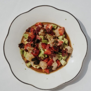Морской гребешок с клубникой