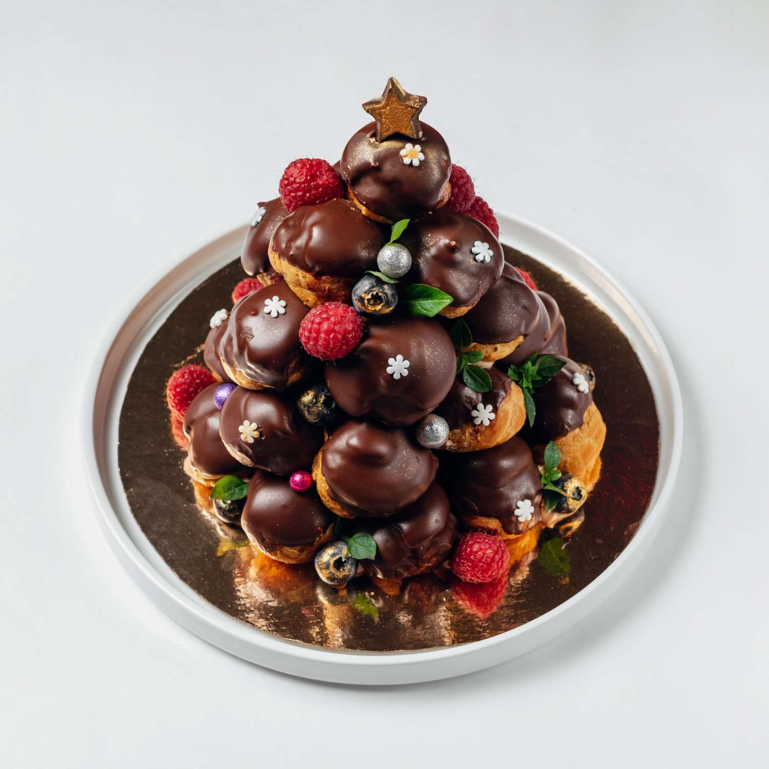 Торт Крокембуш из профитролей